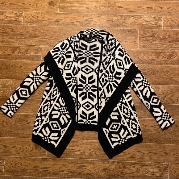 Old Navy Sweaters - Old Navy | black & white striped chunky cardigan